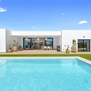 https://villa-ayala.in-canary-islands.com